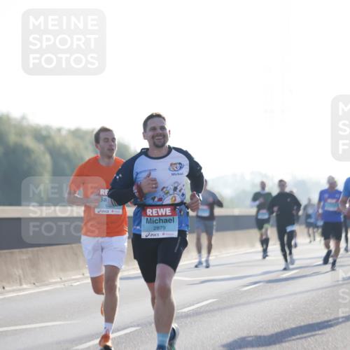 03.10.2025 - Köhlbrandbrückenlauf Jannik Wohlers http://msf.ph/oto/9056780 03.10.2025 09:13:20 Position 3 2879 meine-sportfotos.de