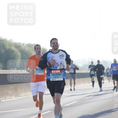 03.10.2025 - Köhlbrandbrückenlauf Jannik Wohlers http://msf.ph/oto/9056786 03.10.2025 09:13:20 Position 3 1423, 2879 meine-sportfotos.de