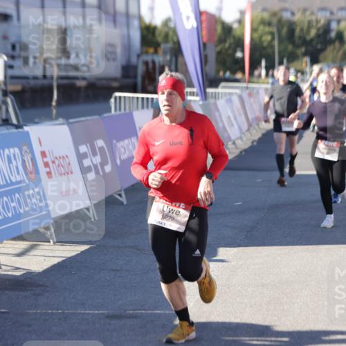 03.10.2025 - Köhlbrandbrückenlauf Jannik Wohlers http://msf.ph/oto/9056795 03.10.2025 13:11:08 Ziel 4135, 4370, 4506, 4521, 4933, 4998, 5103, 5218, 5258, 5965, 6272, 6330, 6449, 6450, 6572, 6751, 6797 meine-sportfotos.de