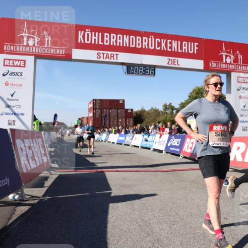 03.10.2025 - Köhlbrandbrückenlauf Lena Gebhardt http://msf.ph/oto/9056818 03.10.2025 13:08:36 Ziel 4195, 4320, 4417, 5792, 6369, 6424, 6534, 6647, 6805 meine-sportfotos.de