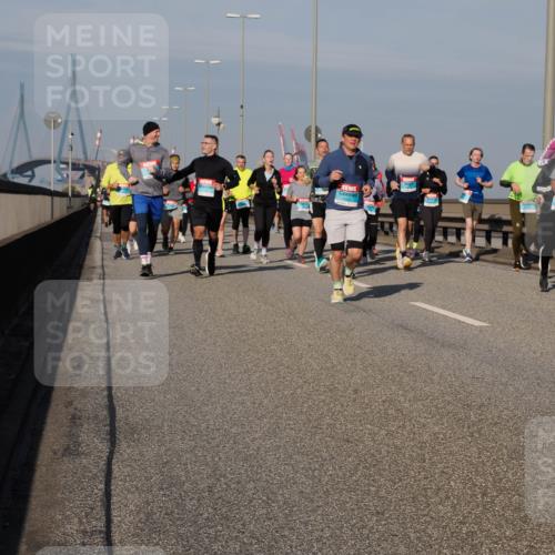 03.10.2025 - Köhlbrandbrückenlauf Fabian Wolf http://msf.ph/oto/9056829 03.10.2025 10:03:39 Position 3 2456 meine-sportfotos.de