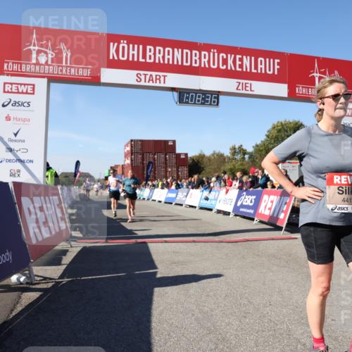03.10.2025 - Köhlbrandbrückenlauf Lena Gebhardt http://msf.ph/oto/9056833 03.10.2025 13:08:37 Ziel 4195, 4320, 4417, 5792, 6232, 6424, 6534, 6647, 6805 meine-sportfotos.de