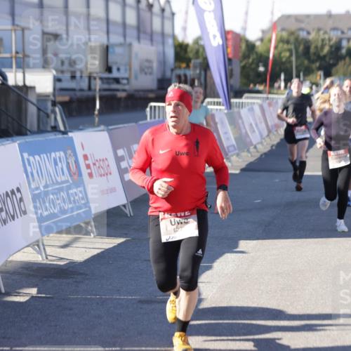 03.10.2025 - Köhlbrandbrückenlauf Jannik Wohlers http://msf.ph/oto/9056836 03.10.2025 13:11:09 Ziel 4135, 4370, 4506, 4521, 5218, 5258, 6272, 6330, 6449, 6450, 6572, 6727, 6751, 6797 meine-sportfotos.de