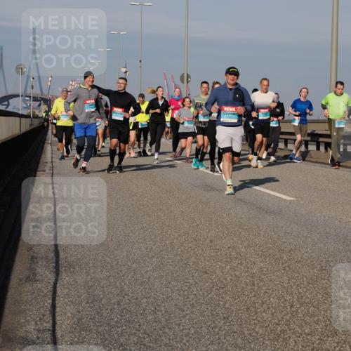 03.10.2025 - Köhlbrandbrückenlauf Fabian Wolf http://msf.ph/oto/9056853 03.10.2025 10:03:40 Position 3 2456 meine-sportfotos.de