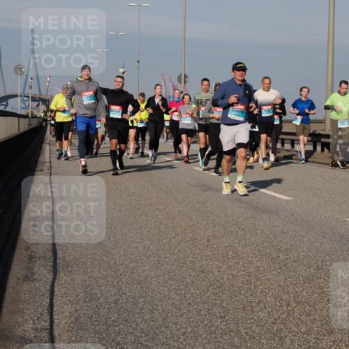 03.10.2025 - Köhlbrandbrückenlauf Fabian Wolf http://msf.ph/oto/9056861 03.10.2025 10:03:40 Position 3 2053, 2456 meine-sportfotos.de