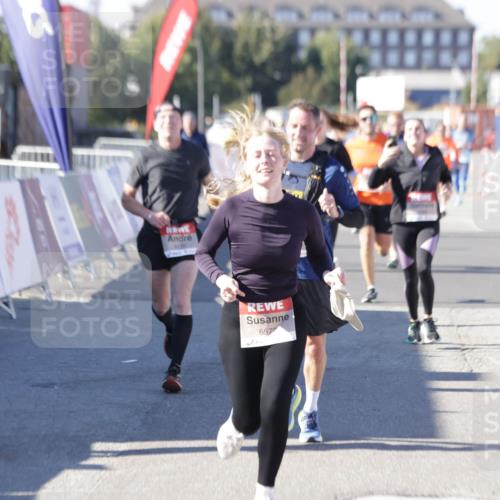 03.10.2025 - Köhlbrandbrückenlauf Jannik Wohlers http://msf.ph/oto/9056863 03.10.2025 13:11:10 Ziel 4135, 4506, 4521, 5218, 5258, 5522, 6272, 6330, 6449, 6450, 6572, 6727, 6751, 6797 meine-sportfotos.de