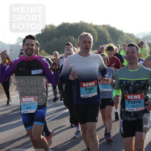 03.10.2025 - Köhlbrandbrückenlauf Jannik Wohlers http://msf.ph/oto/9056868 03.10.2025 09:21:05 Position 3 20, 2969, 2977, 2978, 2512, 3713 meine-sportfotos.de