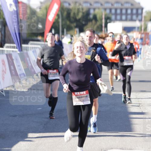 03.10.2025 - Köhlbrandbrückenlauf Jannik Wohlers http://msf.ph/oto/9056871 03.10.2025 13:11:10 Ziel 4135, 4506, 4521, 5218, 5258, 5522, 6272, 6330, 6449, 6450, 6572, 6727, 6751, 6797 meine-sportfotos.de
