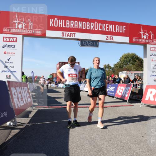 03.10.2025 - Köhlbrandbrückenlauf Lena Gebhardt http://msf.ph/oto/9056879 03.10.2025 13:08:41 Ziel 4195, 4213, 4320, 4417, 5792, 6232, 6424, 6534, 6805 meine-sportfotos.de
