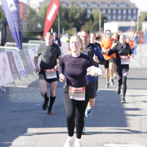 03.10.2025 - Köhlbrandbrückenlauf Jannik Wohlers http://msf.ph/oto/9056882 03.10.2025 13:11:10 Ziel 4135, 4506, 4521, 5218, 5258, 5522, 6272, 6330, 6449, 6450, 6572, 6727, 6751, 6797 meine-sportfotos.de