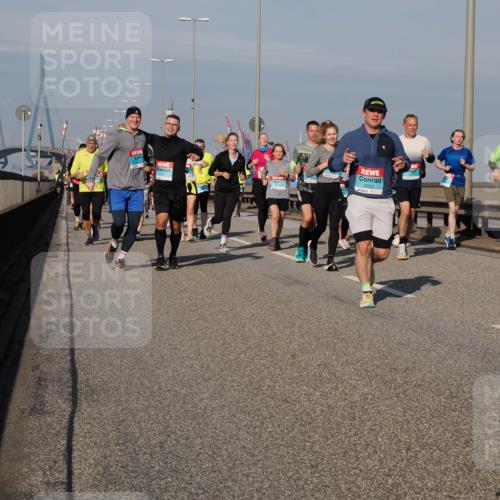 03.10.2025 - Köhlbrandbrückenlauf Fabian Wolf http://msf.ph/oto/9056886 03.10.2025 10:03:41 Position 3 2053 meine-sportfotos.de