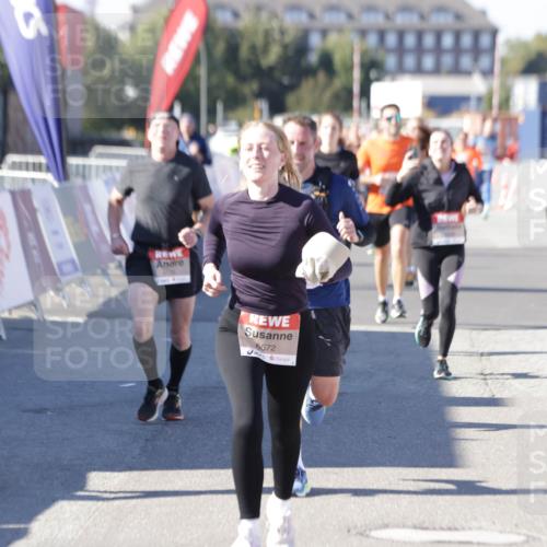 03.10.2025 - Köhlbrandbrückenlauf Jannik Wohlers http://msf.ph/oto/9056887 03.10.2025 13:11:10 Ziel 4135, 4506, 4521, 5218, 5258, 5522, 6272, 6330, 6449, 6450, 6572, 6727, 6751, 6797 meine-sportfotos.de