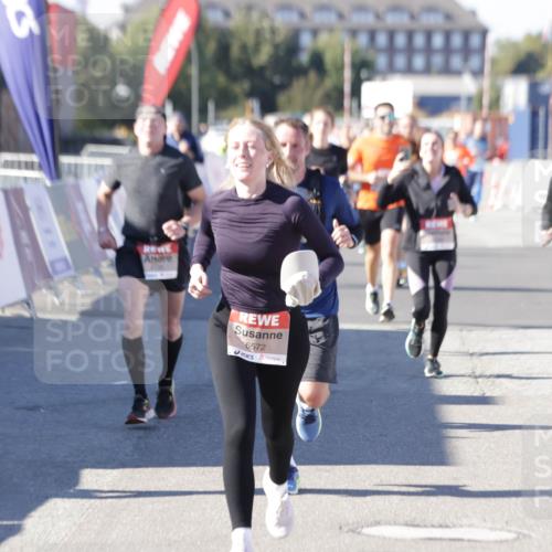 03.10.2025 - Köhlbrandbrückenlauf Jannik Wohlers http://msf.ph/oto/9056891 03.10.2025 13:11:10 Ziel 4135, 4506, 4521, 5218, 5258, 5522, 6272, 6330, 6449, 6450, 6572, 6727, 6751, 6797 meine-sportfotos.de