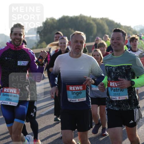 03.10.2025 - Köhlbrandbrückenlauf Jannik Wohlers http://msf.ph/oto/9056893 03.10.2025 09:21:05 Position 3 802, 2969, 39, 2977, 3713, 2512, 64 meine-sportfotos.de