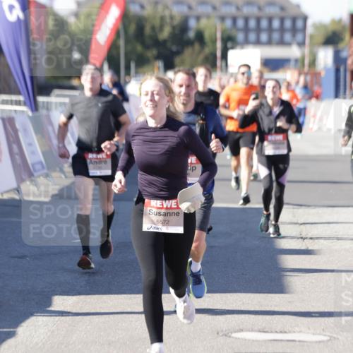 03.10.2025 - Köhlbrandbrückenlauf Jannik Wohlers http://msf.ph/oto/9056896 03.10.2025 13:11:10 Ziel 4135, 4506, 4521, 5218, 5258, 5522, 6272, 6330, 6449, 6450, 6572, 6727, 6751, 6797 meine-sportfotos.de