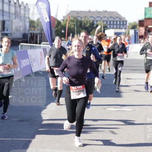 03.10.2025 - Köhlbrandbrückenlauf Jannik Wohlers http://msf.ph/oto/9056900 03.10.2025 13:11:12 Ziel 4135, 4506, 4521, 5218, 5258, 5522, 6272, 6330, 6449, 6450, 6572, 6727, 6751 meine-sportfotos.de