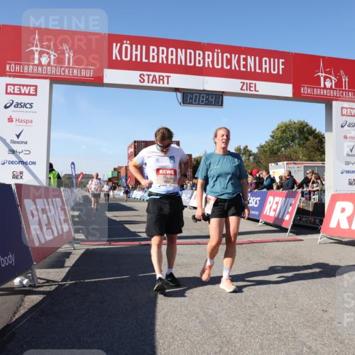 03.10.2025 - Köhlbrandbrückenlauf Lena Gebhardt http://msf.ph/oto/9056905 03.10.2025 13:08:41 Ziel 4195, 4213, 4320, 4417, 5792, 6232, 6424, 6534, 6805 meine-sportfotos.de