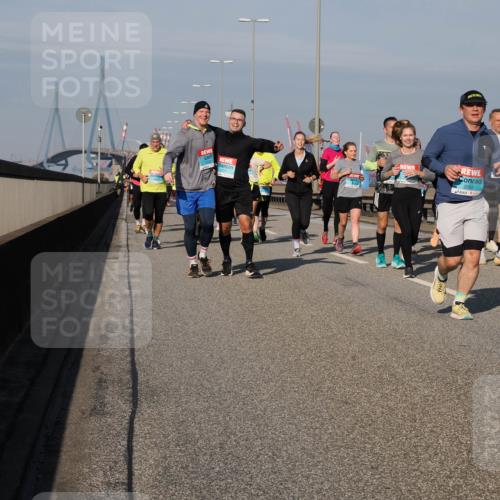 03.10.2025 - Köhlbrandbrückenlauf Fabian Wolf http://msf.ph/oto/9056909 03.10.2025 10:03:41 Position 3 2053 meine-sportfotos.de