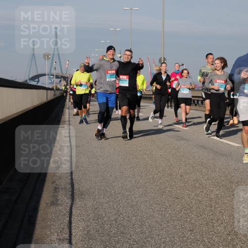 03.10.2025 - Köhlbrandbrückenlauf Fabian Wolf http://msf.ph/oto/9056924 03.10.2025 10:03:42 Position 3 2721, 2053 meine-sportfotos.de