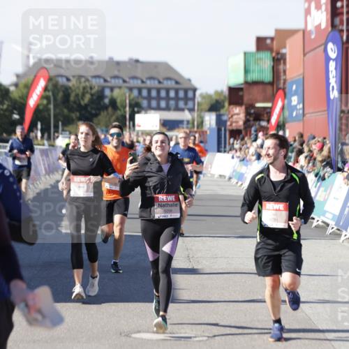 03.10.2025 - Köhlbrandbrückenlauf Jannik Wohlers http://msf.ph/oto/9056951 03.10.2025 13:11:13 Ziel 4135, 4521, 5218, 5258, 5522, 6272, 6572, 6685, 6686, 6727, 6751 meine-sportfotos.de