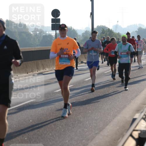 03.10.2025 - Köhlbrandbrückenlauf Lena Gebhardt http://msf.ph/oto/9056957 03.10.2025 09:17:44 Position 1  meine-sportfotos.de
