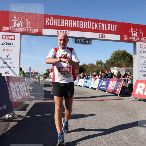 03.10.2025 - Köhlbrandbrückenlauf Lena Gebhardt http://msf.ph/oto/9056960 03.10.2025 13:08:46 Ziel 4213, 4340, 6034, 6232, 6233, 6424, 6805 meine-sportfotos.de