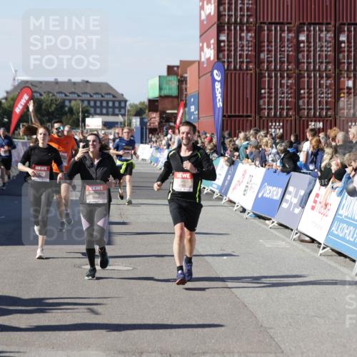 03.10.2025 - Köhlbrandbrückenlauf Jannik Wohlers http://msf.ph/oto/9056964 03.10.2025 13:11:13 Ziel 4135, 4521, 5218, 5258, 5522, 6272, 6572, 6685, 6686, 6727, 6751 meine-sportfotos.de