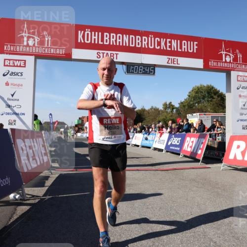 03.10.2025 - Köhlbrandbrückenlauf Lena Gebhardt http://msf.ph/oto/9056970 03.10.2025 13:08:46 Ziel 4213, 4340, 6034, 6232, 6233, 6424, 6805 meine-sportfotos.de