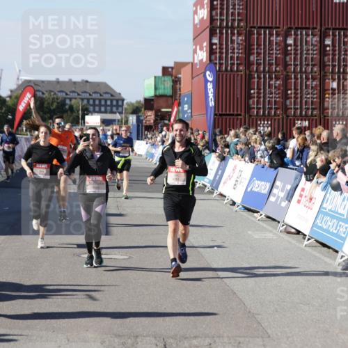 03.10.2025 - Köhlbrandbrückenlauf Jannik Wohlers http://msf.ph/oto/9056971 03.10.2025 13:11:13 Ziel 4135, 4521, 5218, 5258, 5522, 6272, 6572, 6685, 6686, 6727, 6751 meine-sportfotos.de