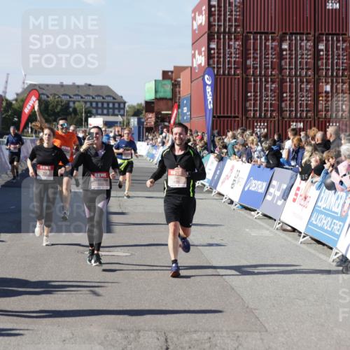 03.10.2025 - Köhlbrandbrückenlauf Jannik Wohlers http://msf.ph/oto/9056976 03.10.2025 13:11:14 Ziel 4135, 4521, 5218, 5258, 5522, 5754, 6272, 6572, 6685, 6686, 6727, 6751 meine-sportfotos.de