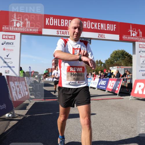 03.10.2025 - Köhlbrandbrückenlauf Lena Gebhardt http://msf.ph/oto/9056978 03.10.2025 13:08:46 Ziel 4213, 4340, 6034, 6232, 6233, 6424, 6805 meine-sportfotos.de