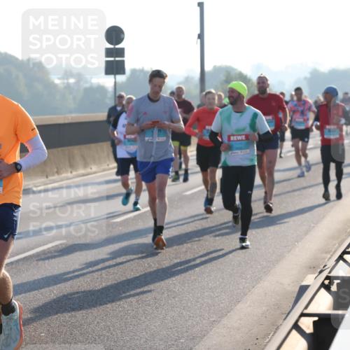 03.10.2025 - Köhlbrandbrückenlauf Lena Gebhardt http://msf.ph/oto/9056982 03.10.2025 09:17:45 Position 1 2, 1474, 13 meine-sportfotos.de