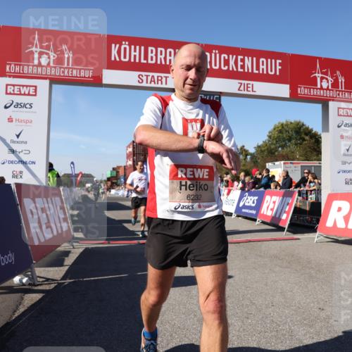 03.10.2025 - Köhlbrandbrückenlauf Lena Gebhardt http://msf.ph/oto/9056986 03.10.2025 13:08:46 Ziel 4213, 4340, 6034, 6232, 6233, 6424, 6805 meine-sportfotos.de