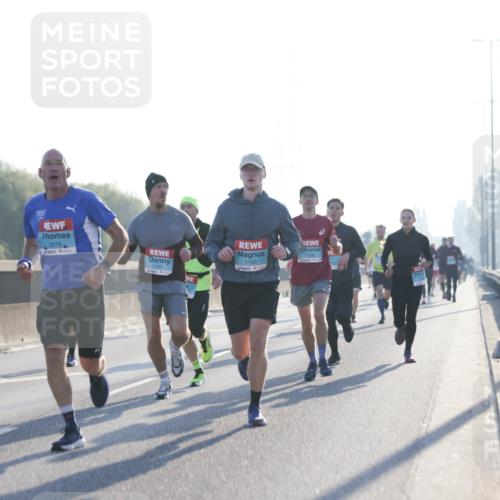 03.10.2025 - Köhlbrandbrückenlauf Jannik Wohlers http://msf.ph/oto/9056993 03.10.2025 09:13:27 Position 3 3079, 1150 meine-sportfotos.de