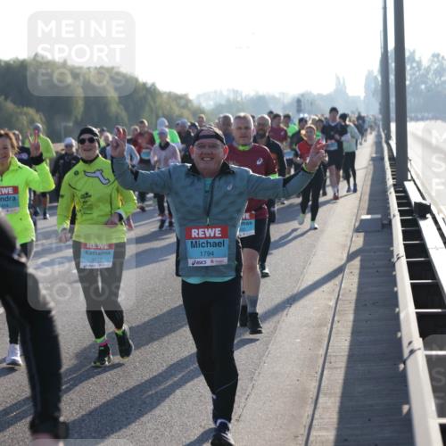 03.10.2025 - Köhlbrandbrückenlauf Jannik Wohlers http://msf.ph/oto/9057006 03.10.2025 09:21:08 Position 3 1454, 3612, 1794 meine-sportfotos.de