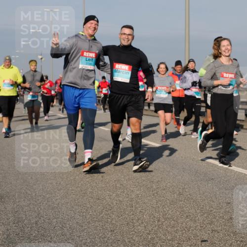 03.10.2025 - Köhlbrandbrückenlauf Fabian Wolf http://msf.ph/oto/9057019 03.10.2025 10:03:44 Position 3 2720, 2721 meine-sportfotos.de