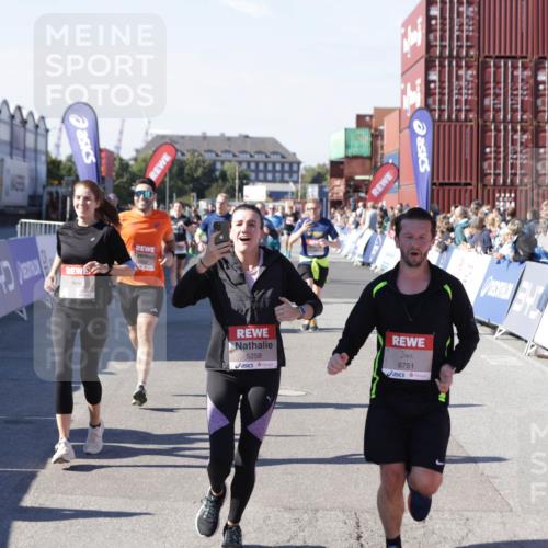 03.10.2025 - Köhlbrandbrückenlauf Jannik Wohlers http://msf.ph/oto/9057020 03.10.2025 13:11:15 Ziel 4135, 4293, 4521, 5218, 5258, 5522, 5754, 6080, 6272, 6572, 6685, 6686, 6727, 6751 meine-sportfotos.de