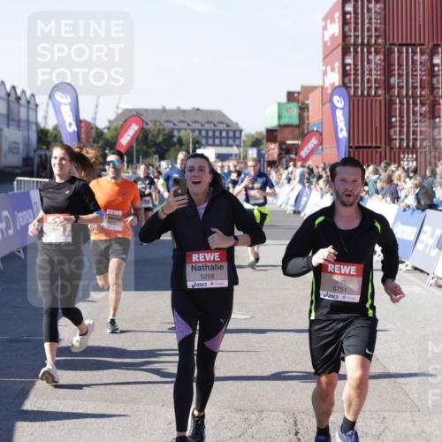 03.10.2025 - Köhlbrandbrückenlauf Jannik Wohlers http://msf.ph/oto/9057029 03.10.2025 13:11:15 Ziel 4135, 4293, 4521, 5218, 5258, 5522, 5754, 6080, 6272, 6572, 6685, 6686, 6727, 6751 meine-sportfotos.de