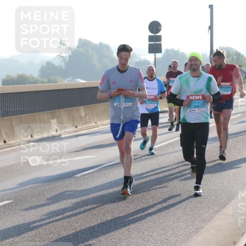 03.10.2025 - Köhlbrandbrückenlauf Lena Gebhardt http://msf.ph/oto/9057039 03.10.2025 09:17:46 Position 1 3806, 1273 meine-sportfotos.de