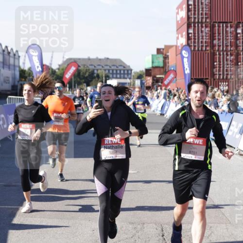 03.10.2025 - Köhlbrandbrückenlauf Jannik Wohlers http://msf.ph/oto/9057043 03.10.2025 13:11:15 Ziel 4135, 4293, 4521, 5218, 5258, 5522, 5754, 6080, 6272, 6572, 6685, 6686, 6727, 6751 meine-sportfotos.de