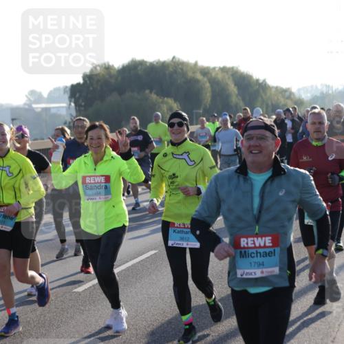 03.10.2025 - Köhlbrandbrückenlauf Jannik Wohlers http://msf.ph/oto/9057055 03.10.2025 09:21:09 Position 3 2188, 3611, 1454, 3612, 1794 meine-sportfotos.de