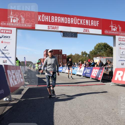 03.10.2025 - Köhlbrandbrückenlauf Lena Gebhardt http://msf.ph/oto/9057063 03.10.2025 13:08:51 Ziel 4138, 4213, 4340, 4544, 5705, 5842, 6034, 6232, 6233 meine-sportfotos.de
