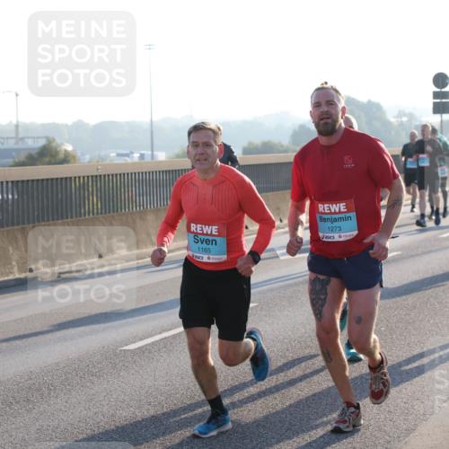 03.10.2025 - Köhlbrandbrückenlauf Lena Gebhardt http://msf.ph/oto/9057067 03.10.2025 09:17:50 Position 1 1165, 1273, 1134 meine-sportfotos.de