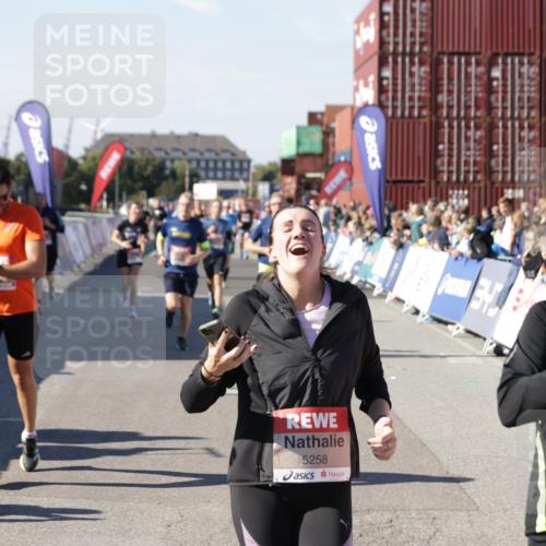 03.10.2025 - Köhlbrandbrückenlauf Jannik Wohlers http://msf.ph/oto/9057070 03.10.2025 13:11:16 Ziel 4135, 4293, 4521, 5218, 5258, 5522, 5754, 6080, 6272, 6572, 6685, 6686, 6726, 6727, 6751 meine-sportfotos.de