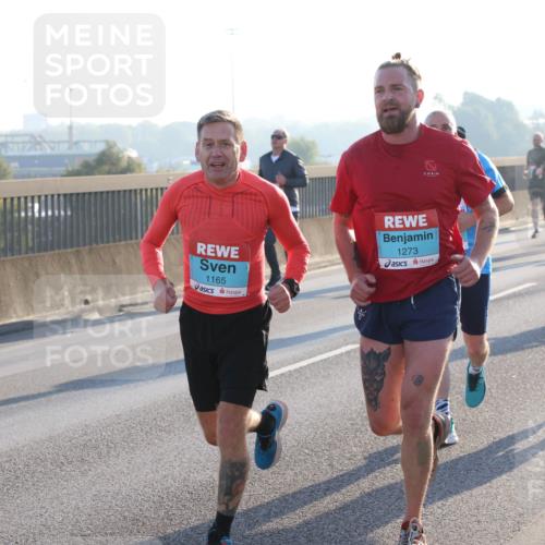 03.10.2025 - Köhlbrandbrückenlauf Lena Gebhardt http://msf.ph/oto/9057071 03.10.2025 09:17:50 Position 1 1165, 1273, 1134 meine-sportfotos.de