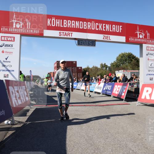 03.10.2025 - Köhlbrandbrückenlauf Lena Gebhardt http://msf.ph/oto/9057073 03.10.2025 13:08:51 Ziel 4138, 4213, 4340, 4544, 5705, 5842, 6034, 6232, 6233 meine-sportfotos.de