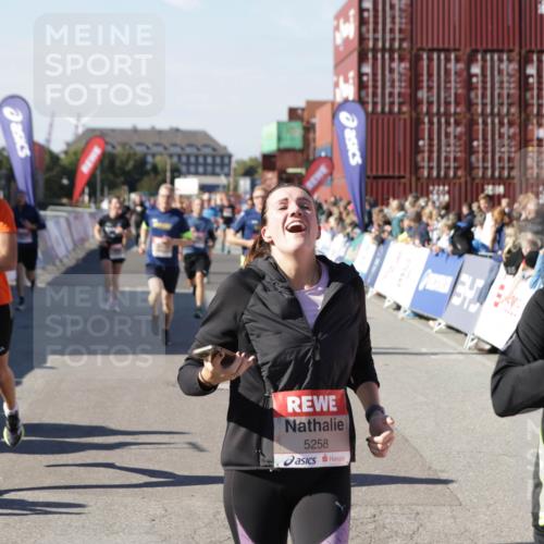03.10.2025 - Köhlbrandbrückenlauf Jannik Wohlers http://msf.ph/oto/9057076 03.10.2025 13:11:16 Ziel 4135, 4293, 4521, 5218, 5258, 5522, 5754, 6080, 6272, 6572, 6685, 6686, 6726, 6727, 6751 meine-sportfotos.de