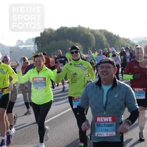 03.10.2025 - Köhlbrandbrückenlauf Jannik Wohlers http://msf.ph/oto/9057078 03.10.2025 09:21:09 Position 3 3611, 1454, 1794, 2800 meine-sportfotos.de