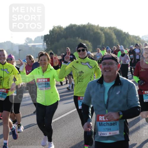 03.10.2025 - Köhlbrandbrückenlauf Jannik Wohlers http://msf.ph/oto/9057082 03.10.2025 09:21:09 Position 3 3611, 1454, 1794, 2800 meine-sportfotos.de