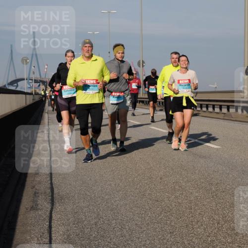 03.10.2025 - Köhlbrandbrückenlauf Fabian Wolf http://msf.ph/oto/9057090 03.10.2025 10:03:46 Position 3 3221, 2314, 3222, 2255 meine-sportfotos.de